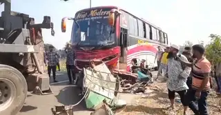 ফরিদপুরে বাসচাপায় অটোরিকশার ৩ যাত্রী নিহত, আহত ৪